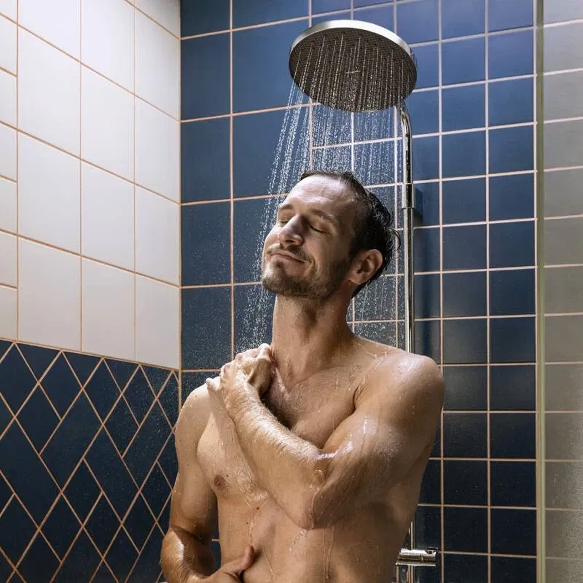 28871670 HG Activera S Душова система Showerpipe 240 1jet EcoSmart з термостатом на ванну Ecostat Fine, чорний матовий (1 сорт) - Зображення 6