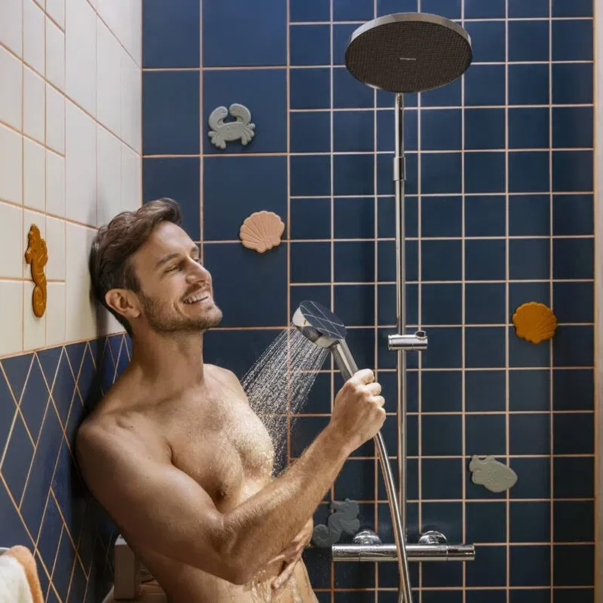 28871670 HG Activera S Душова система Showerpipe 240 1jet EcoSmart з термостатом на ванну Ecostat Fine, чорний матовий (1 сорт) - Зображення 5